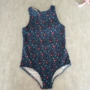 Minnow one piece. Size 3/4t adorable tie back. EUC no pilling